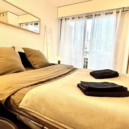Beau Studio Avec Vue Tour Eiffel Appartement Paris