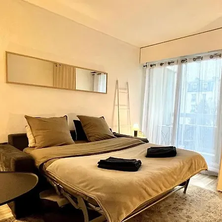 Appartement Beau Studio Avec Vue Tour Eiffel